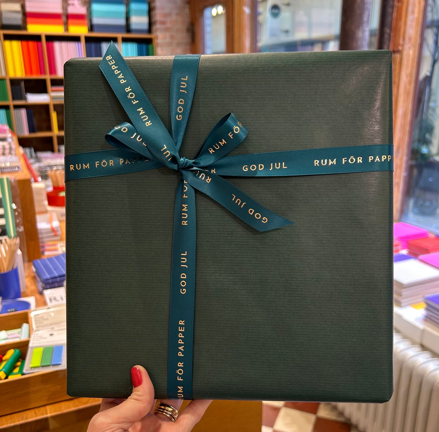 Julklappsinslagning, 4 varianter med sidenband